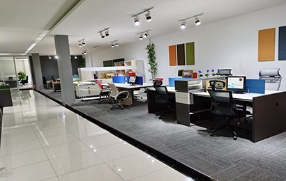 線下體驗中心（角覽）